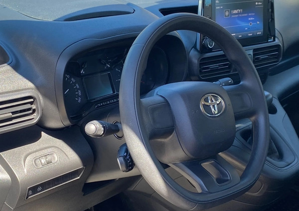Toyota Proace City Verso cena 49900 przebieg: 100000, rok produkcji 2021 z Międzylesie małe 211